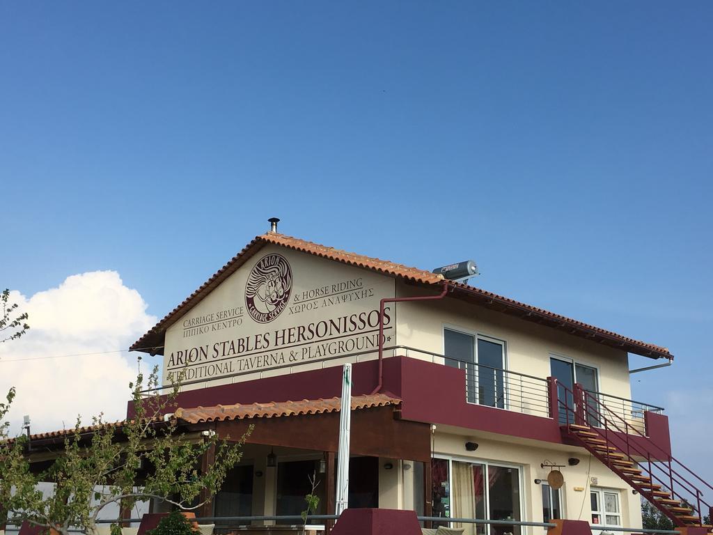 Arion Stables & Apartments แอร์ซอนิสซอส ภายนอก รูปภาพ