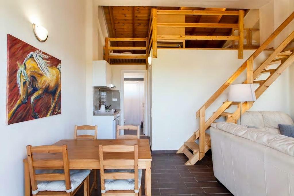 Arion Stables & Apartments แอร์ซอนิสซอส ภายนอก รูปภาพ